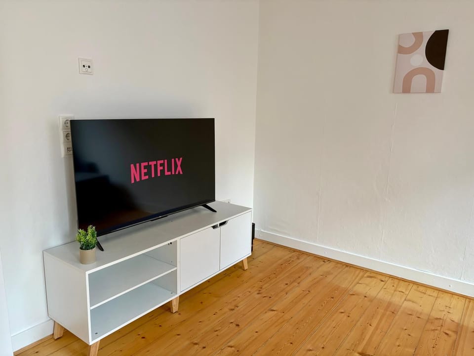 Communal lounge/ TV room, TV and multimedia, Evening entertainment