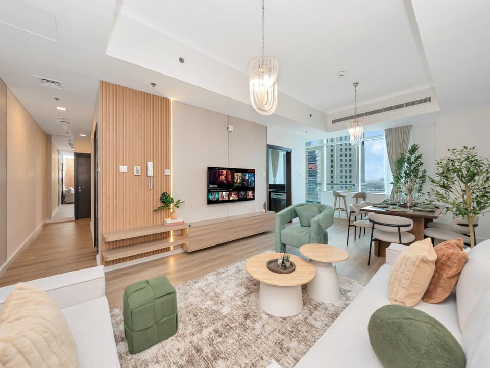 Ultra Stylish Luxury Flat w Harbour View in Dubai Marina, Sleeps 10 pax Apartment in Dubai