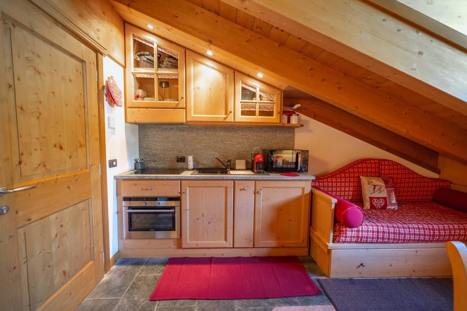 Kitchen or kitchenette, Living room