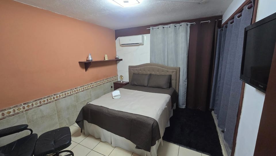 KR apartment CENTRO HISTÓRICO, SAN SALVADOR, TRES HABITACIONES 4 CAMAS parking wifi netflix VIX y mas Apartment in San Salvador