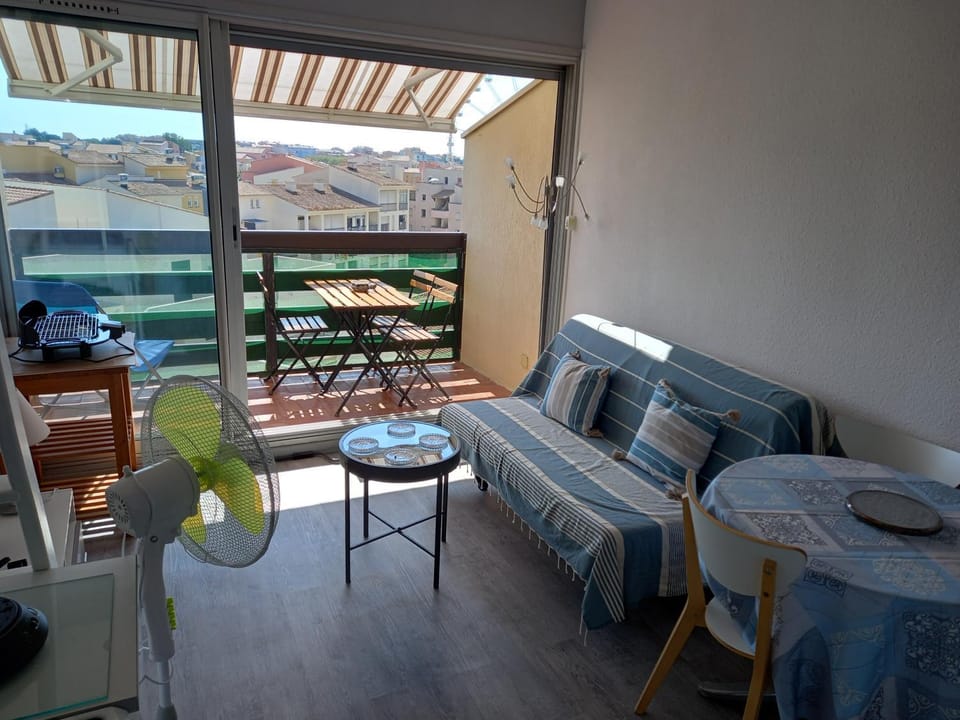 La Baleine rose, T2 vue dégagée sur le Centre Port Apartment in Agde