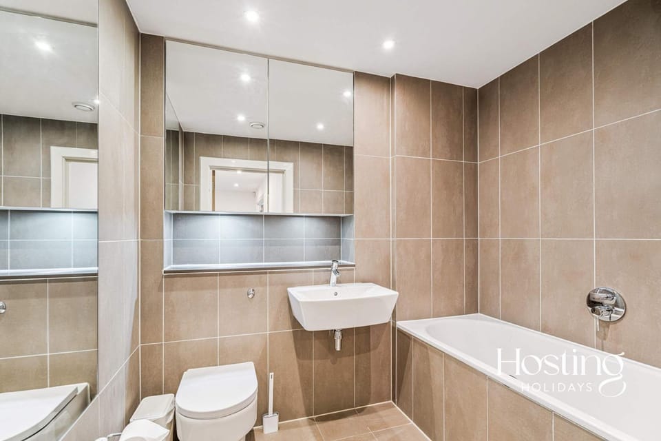 The Hamilton Suite - 2Bed Apartment with Parking Apartment in Henley-on-Thames