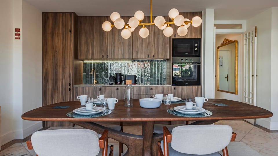 Dining area, kitchen