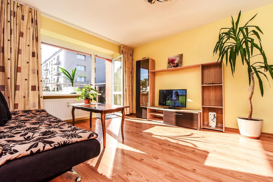 Communal lounge/ TV room, Day, TV and multimedia, Balcony/Terrace, Balcony/Terrace, Living room, Lounge or bar, Other, Other, Other, Photo of the whole room, Seating area, Area and facilities