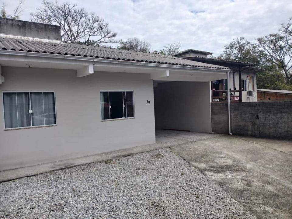 Casa para temporada no NORTE DA ILHA - FLORIANÓPOLIS House in Florianopolis