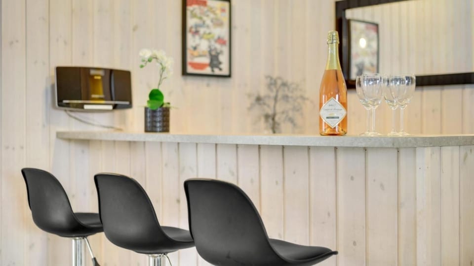 Lounge or bar