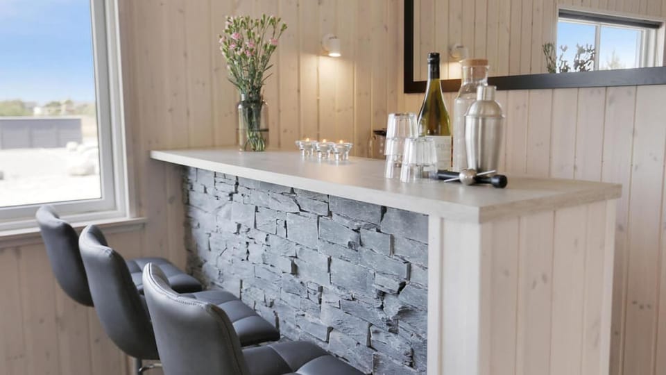 Lounge or bar
