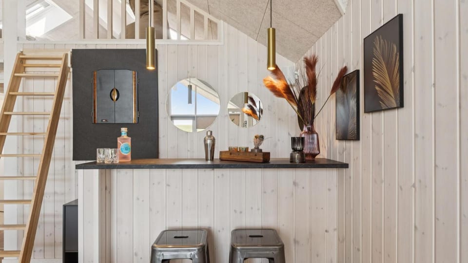 Lounge or bar