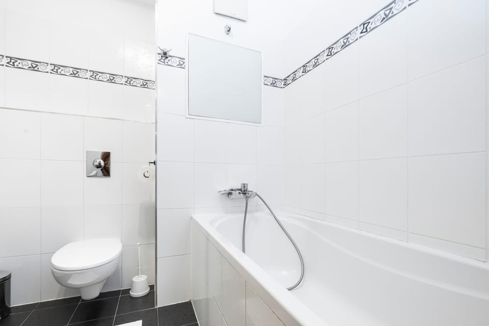 Shower, Toilet, Bathroom, Bath
