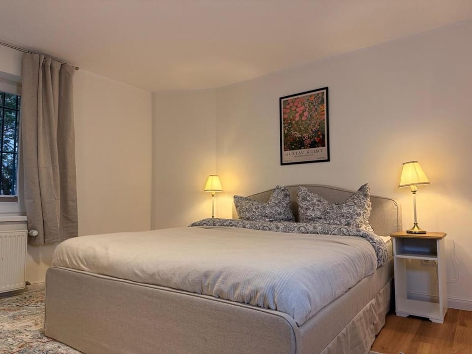 Royal Blue Residence – Elegant, Quiet & Exclusive Apartment in Oldenburg