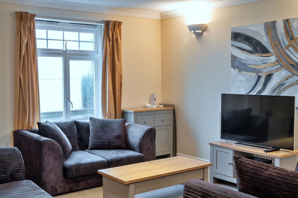 Communal lounge/ TV room, Living room