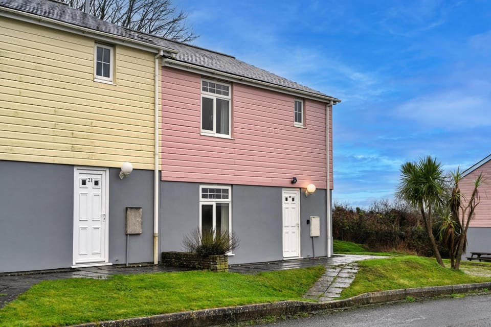 Property building, Spring, Off site, Day, Street view