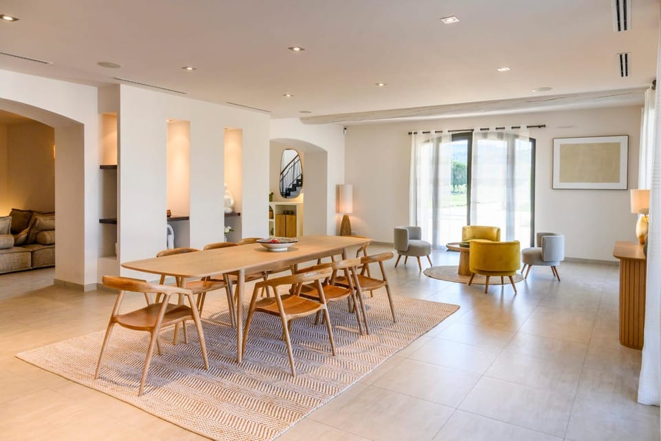The Mas du Mazet Stunning New Mas in the Heart of the Orchards Charleval House in Mallemort