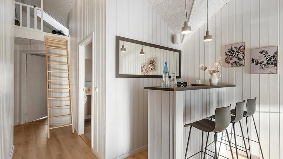 Lounge or bar
