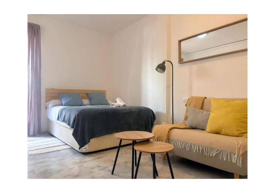 Communal lounge/ TV room, Living room, Bedroom