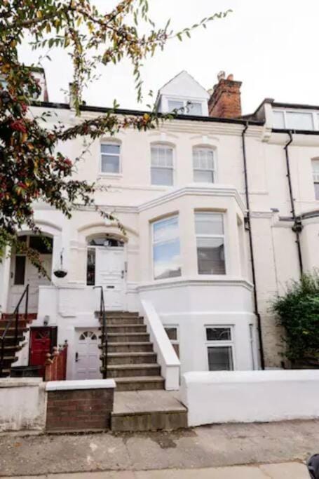 Cosy & modern studio, few minutes from the tube. Apartment in London Borough of Camden