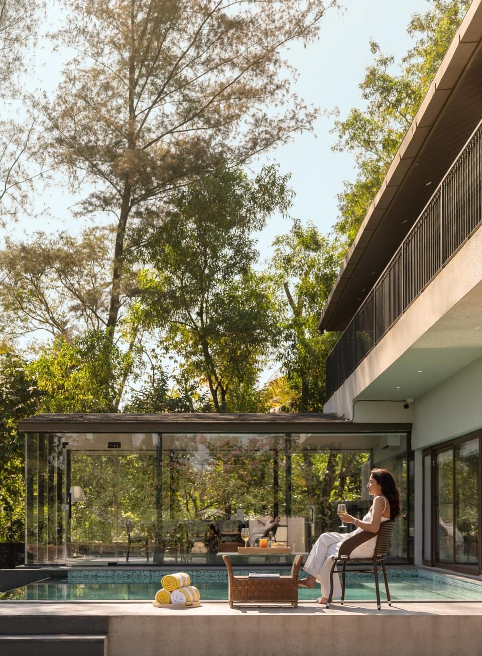 Facade/entrance, Swimming pool