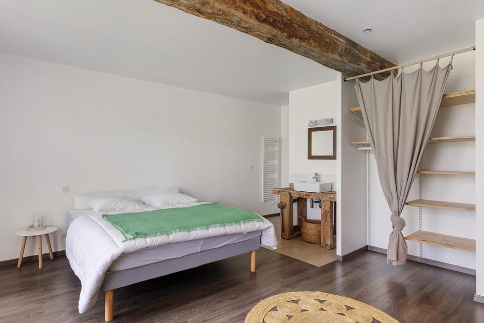 Property building, Living room, Bedroom