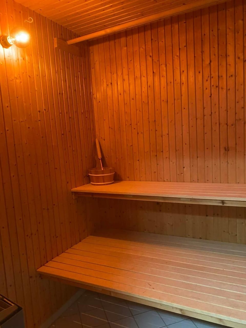 House by the lake with sauna and Christmas spirit! Villa in Sweden