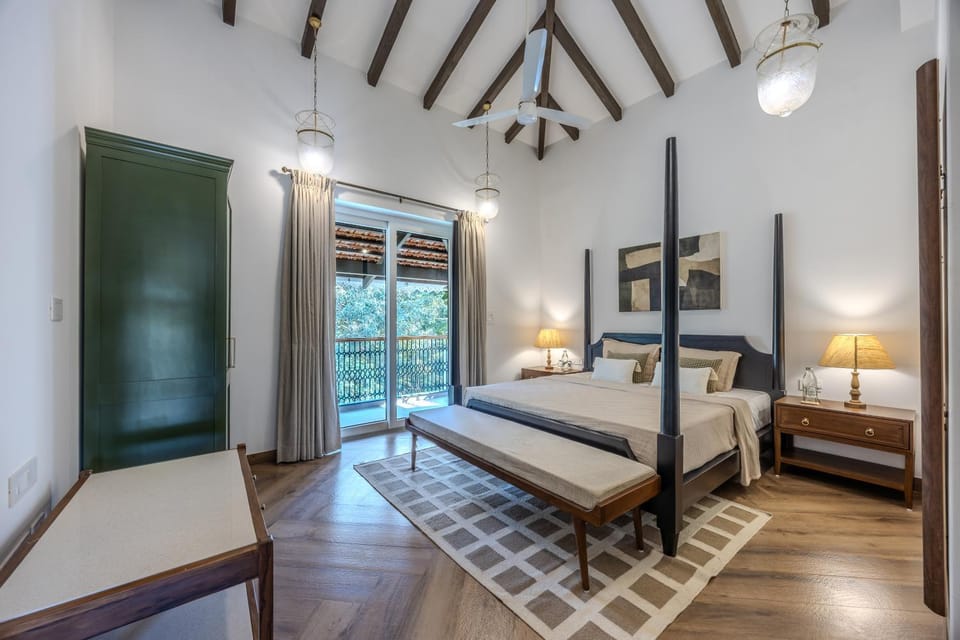 Photo of the whole room, Bedroom