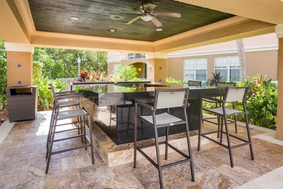 BBQ facilities, Dining area