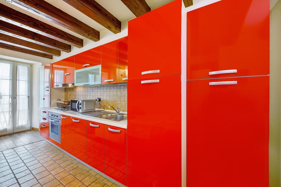 Kitchen or kitchenette, Living room