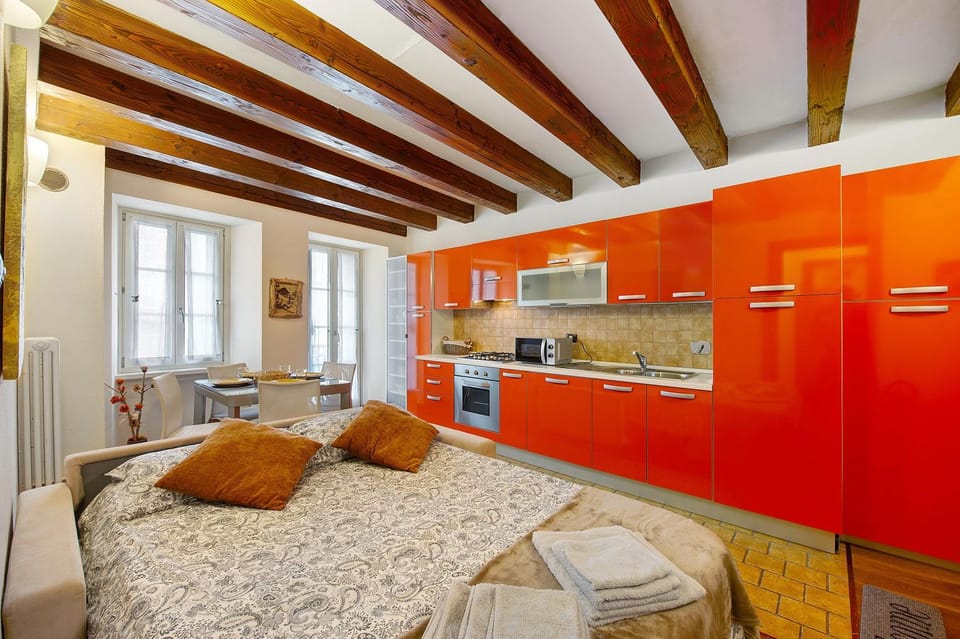 Property building, Kitchen or kitchenette, Living room