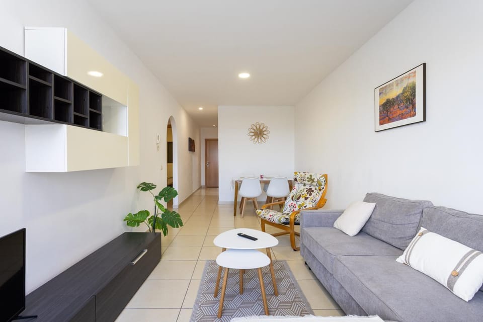 Home2Book Coastal Hideaway Los Abrigos Apartment in Abona