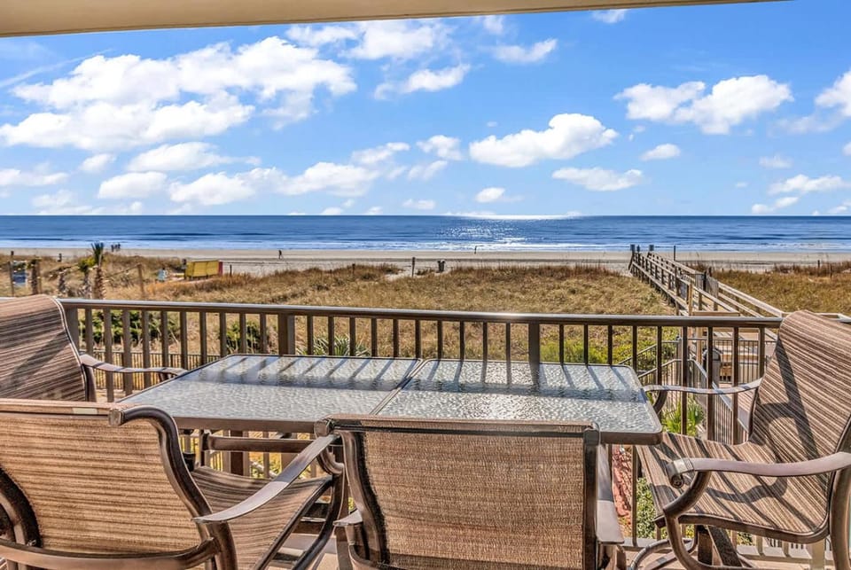 Beach Lover's Retreat 3BR North Myrtle Beach Gem House in Cherry Grove Beach