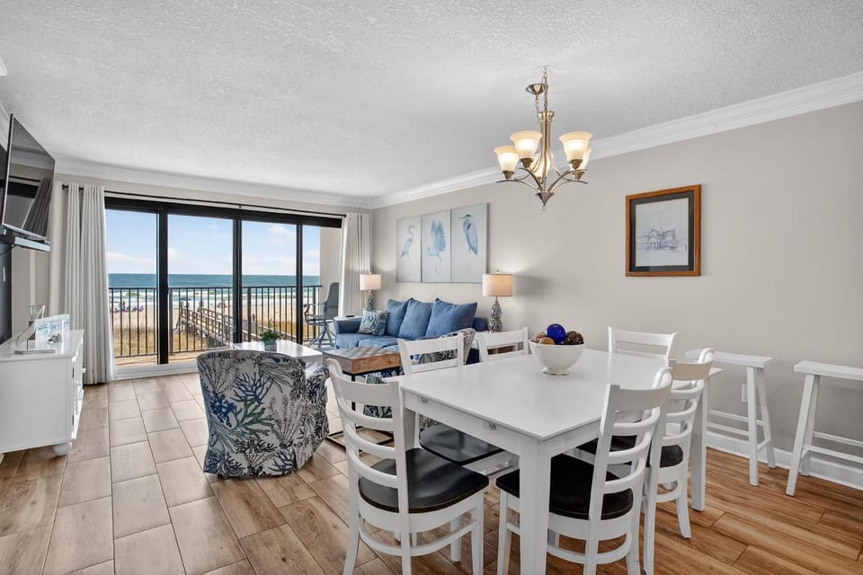 Beach Lover's Retreat 3BR North Myrtle Beach Gem House in Cherry Grove Beach