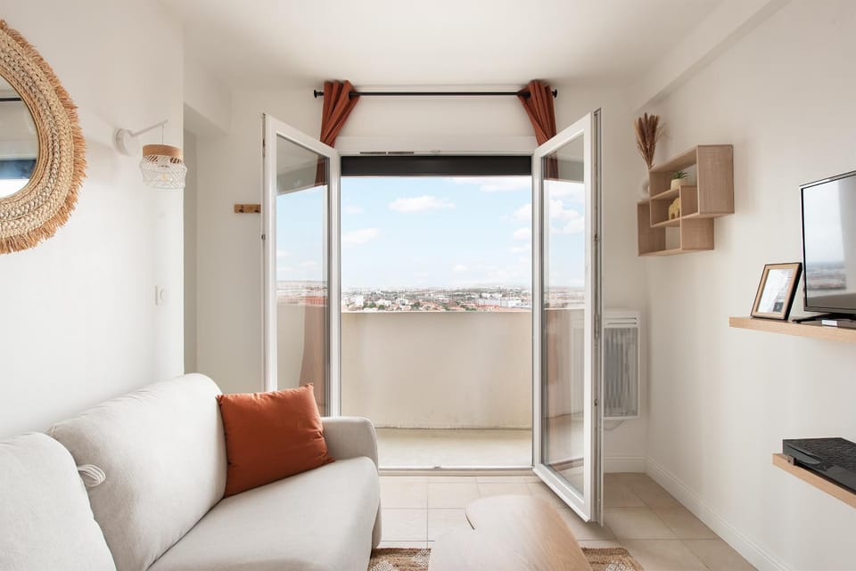 TV and multimedia, Balcony/Terrace, Living room