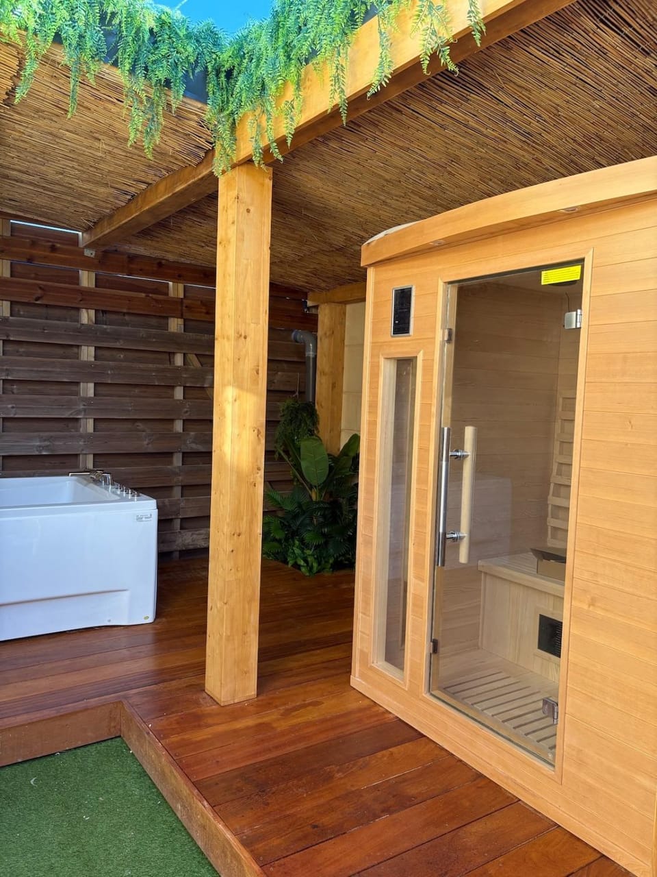 Bali room Balneo Sauna terrasse 4personnes Apartment in Occitanie
