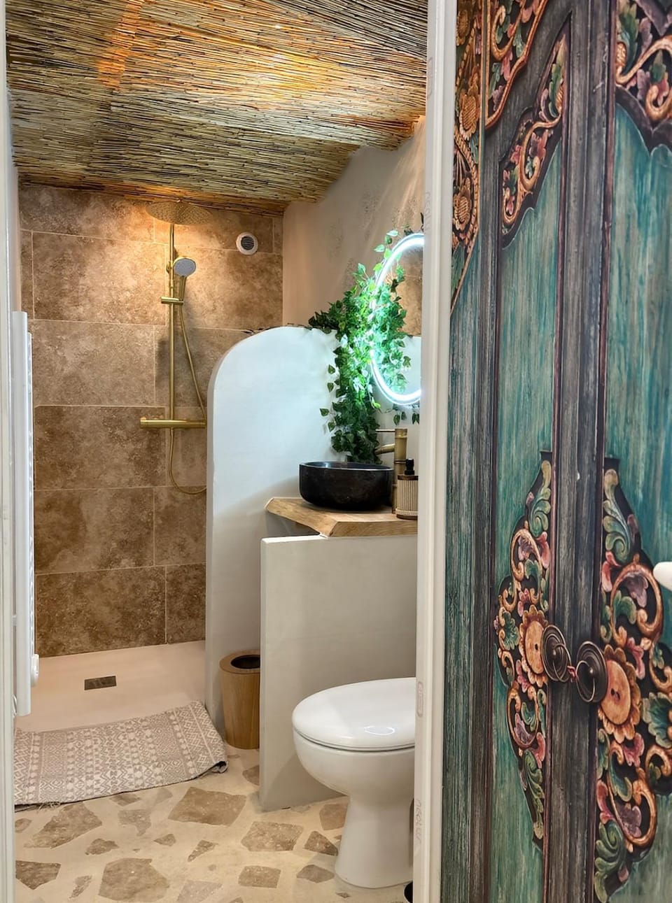 Bali room Balneo Sauna terrasse 4personnes Apartment in Occitanie