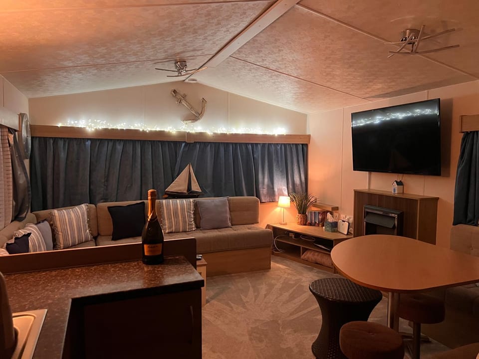 Coastal Beachfront Caravan Campground/ 
RV Resort in Tendring District