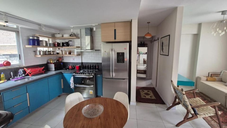 Kitchen or kitchenette, Living room, Seating area, Dining area, dishwasher, stove, toaster