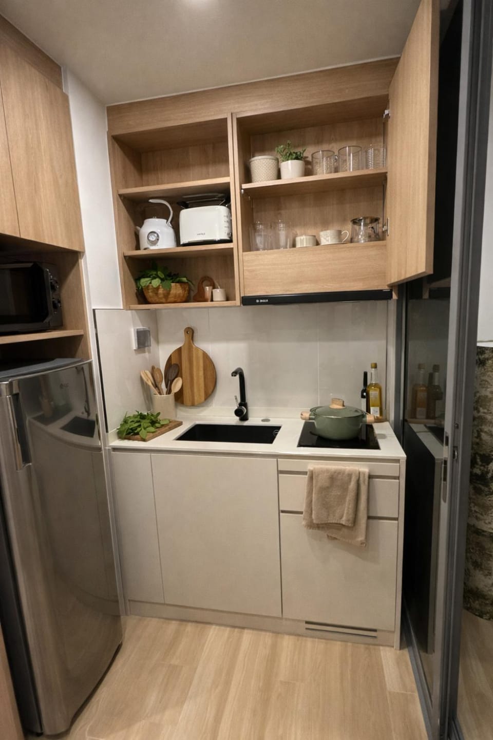 Kitchen or kitchenette