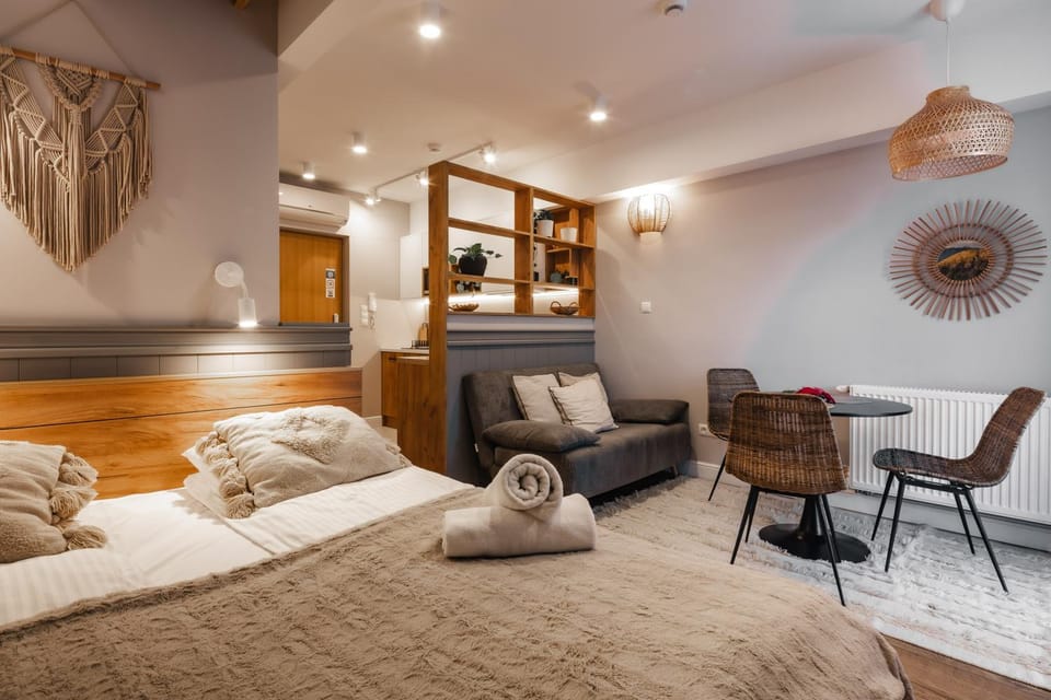 Bed, Living room, Photo of the whole room, Bedroom