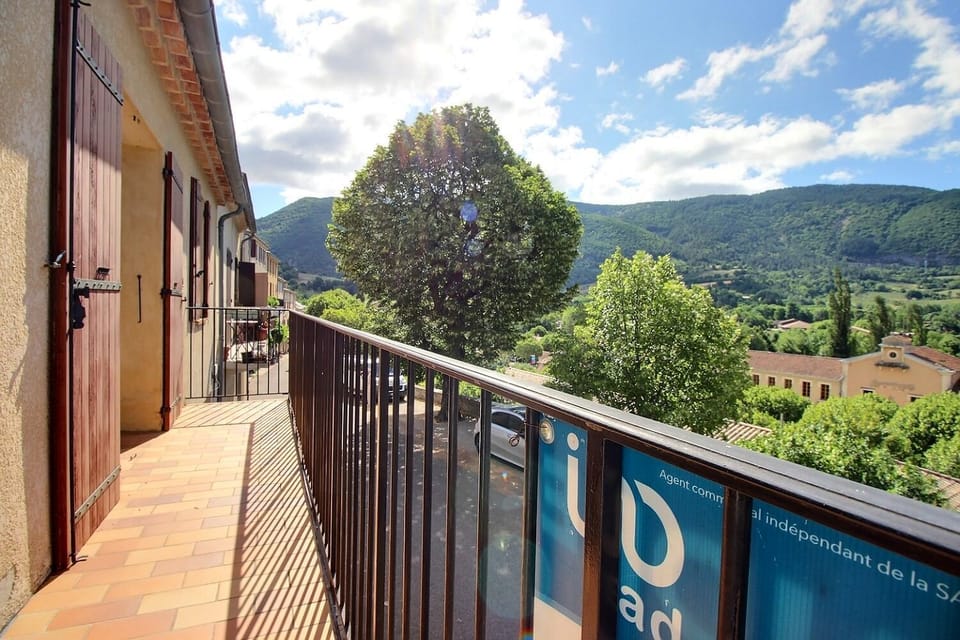 Balcony/Terrace, Mountain view