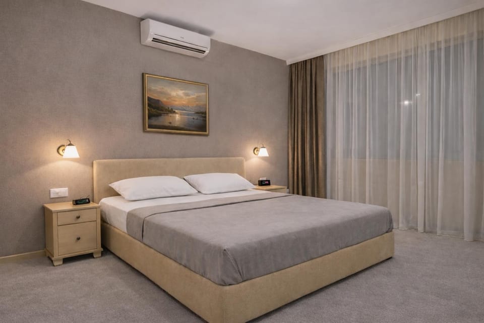 Photo of the whole room, Bedroom, air conditioner