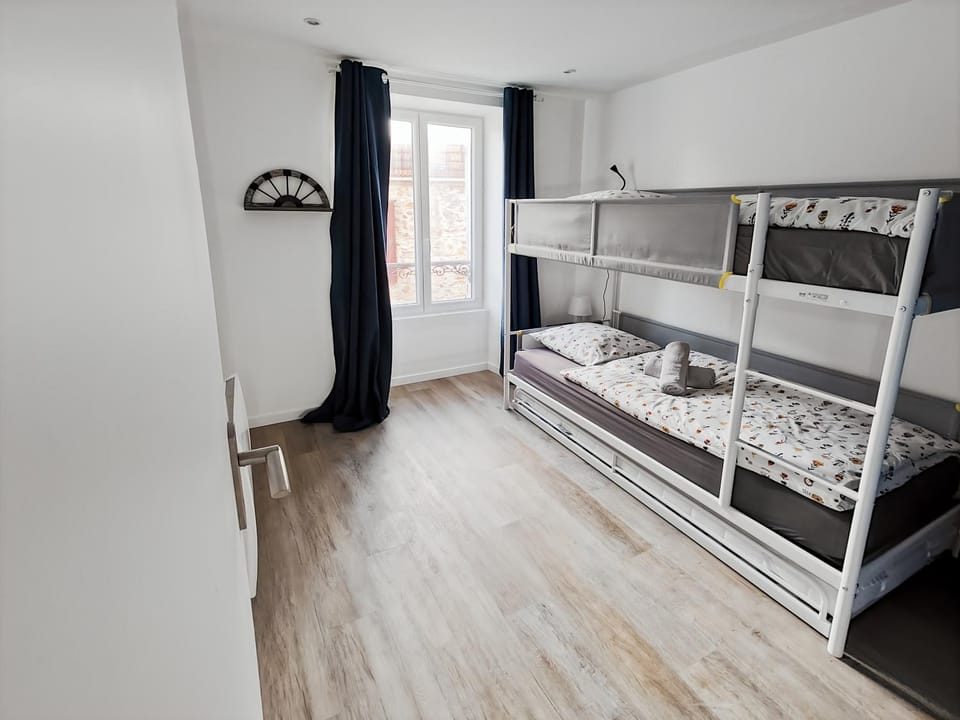 Photo of the whole room, Bedroom, bunk bed