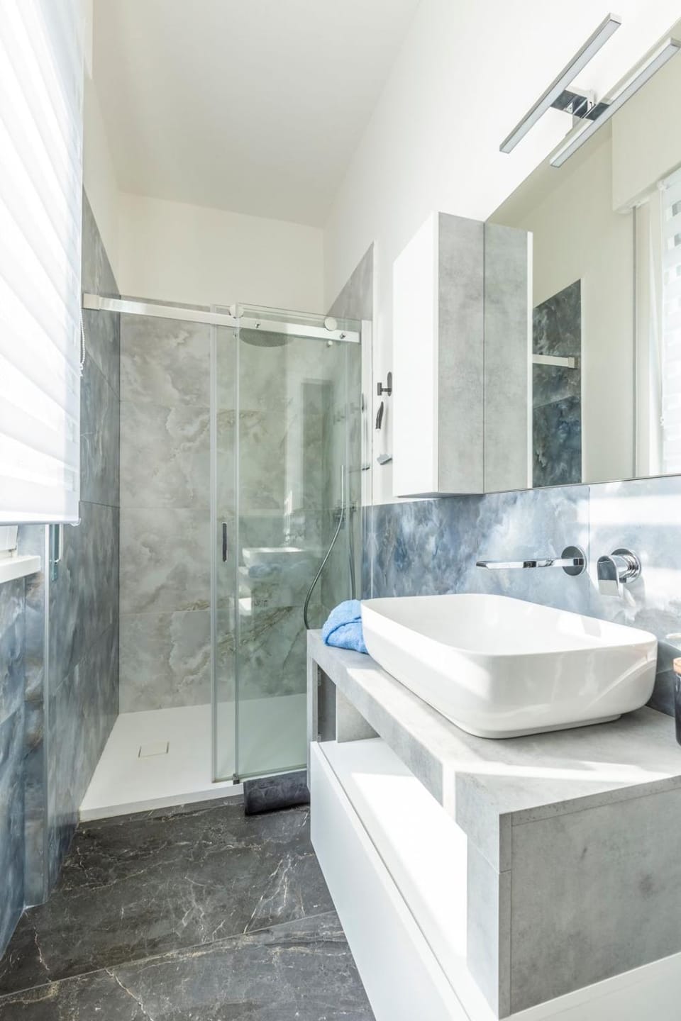Shower, Bathroom, towels