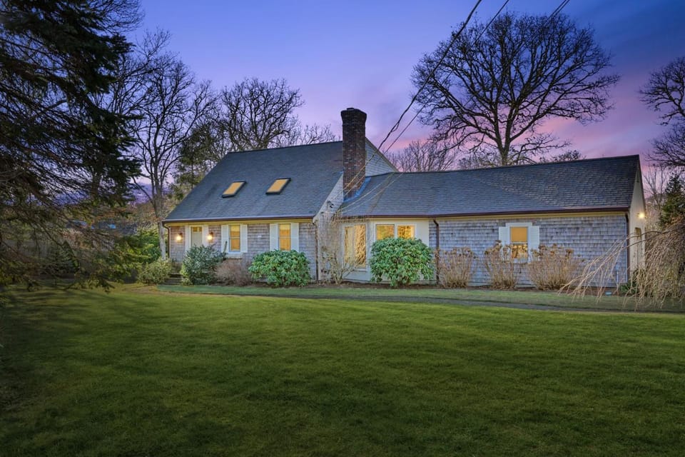 Cozy Cape Retreat with Fenced Yard Fire Pit House in Harwich