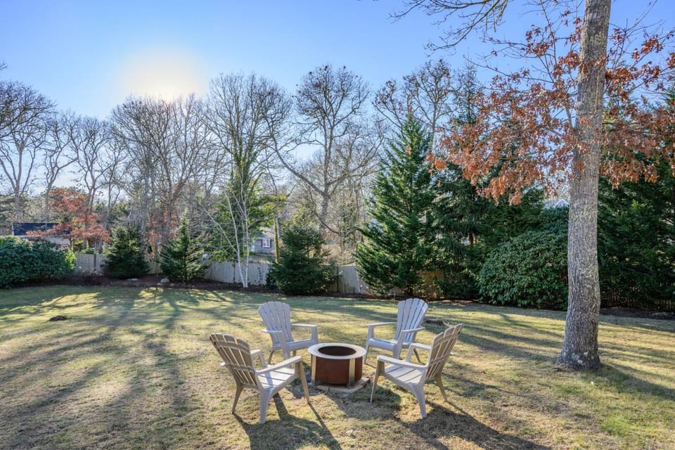 Cozy Cape Retreat with Fenced Yard Fire Pit House in Harwich