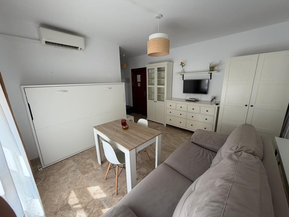 San Felipe Neri Free Parking Apartment in Cadiz