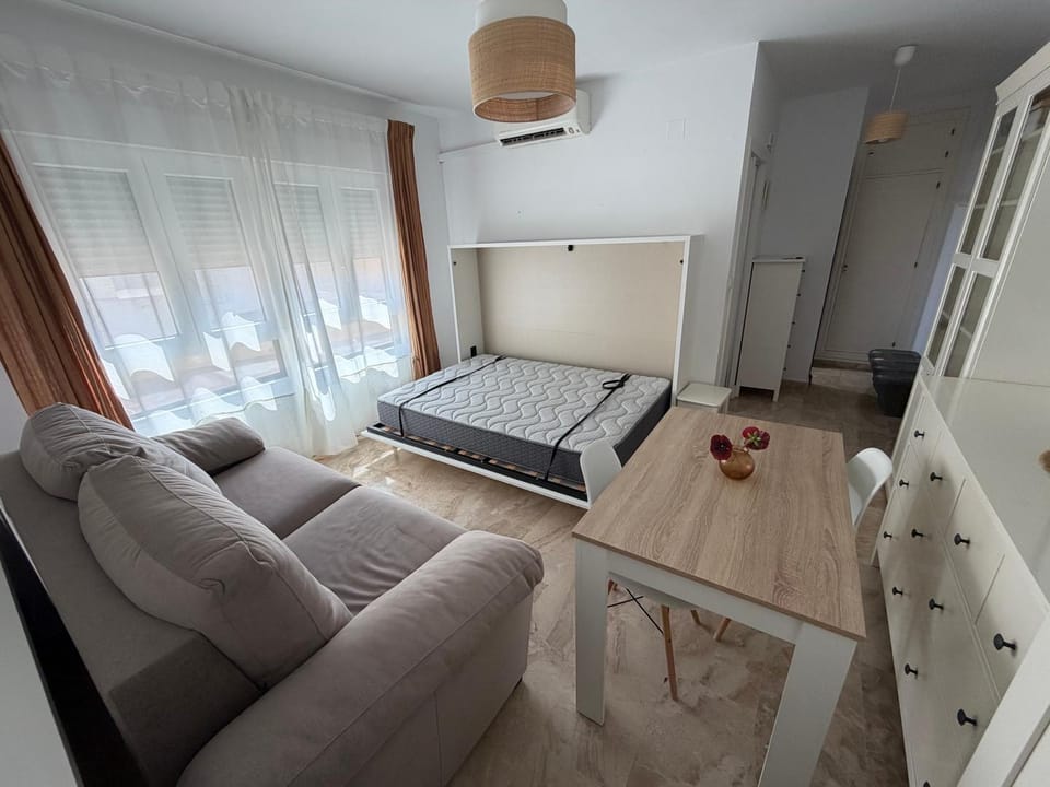 San Felipe Neri Free Parking Apartment in Cadiz