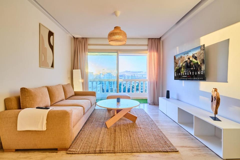 Communal lounge/ TV room, TV and multimedia, Living room, Seating area, Evening entertainment