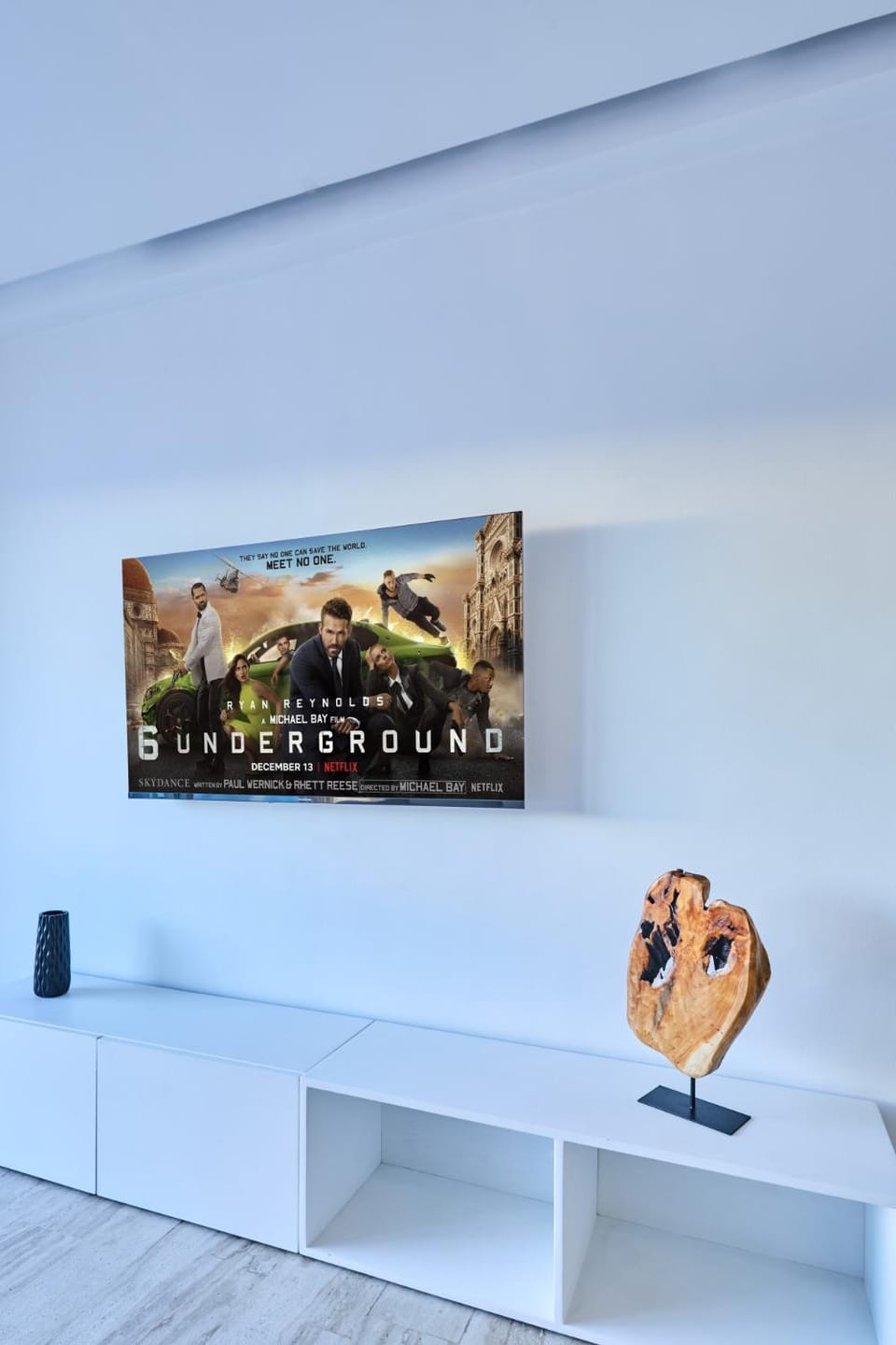 Communal lounge/ TV room, TV and multimedia, Decorative detail, Evening entertainment