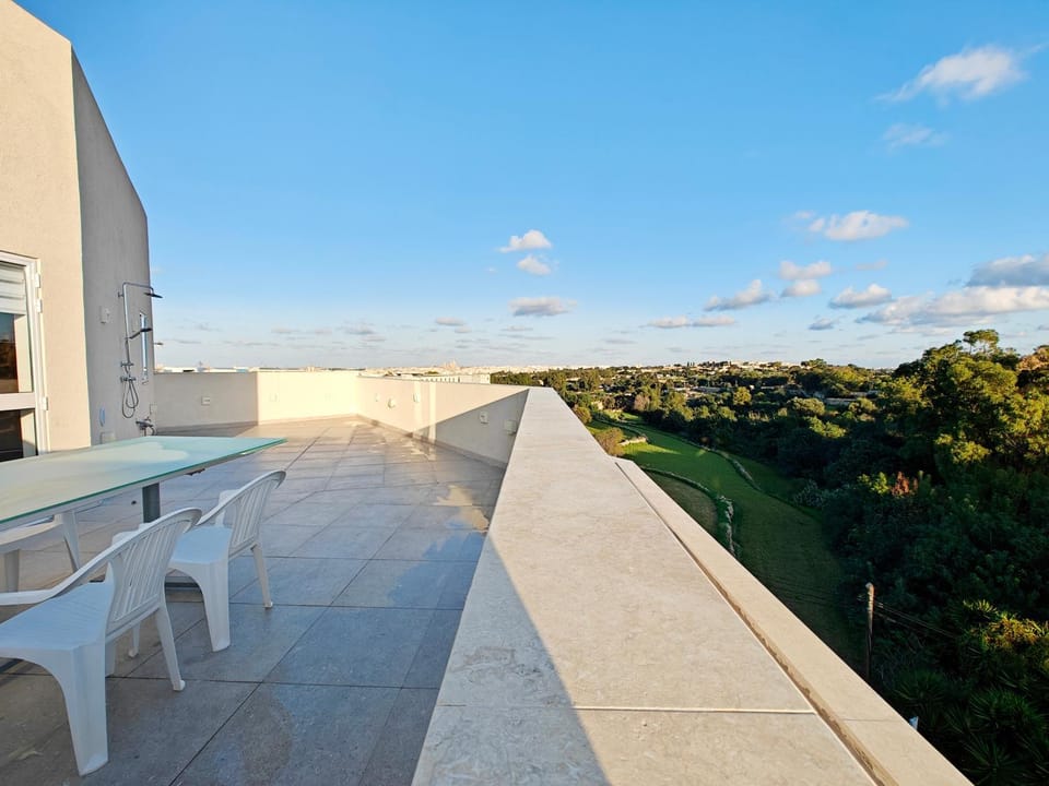 Day, Natural landscape, View (from property/room), Balcony/Terrace