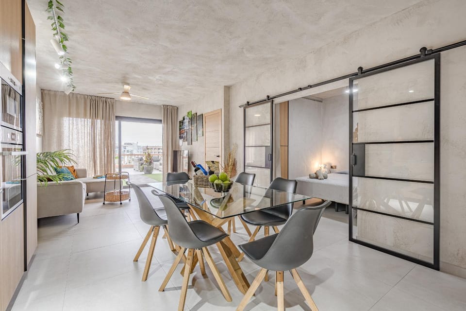 Living room, Dining area