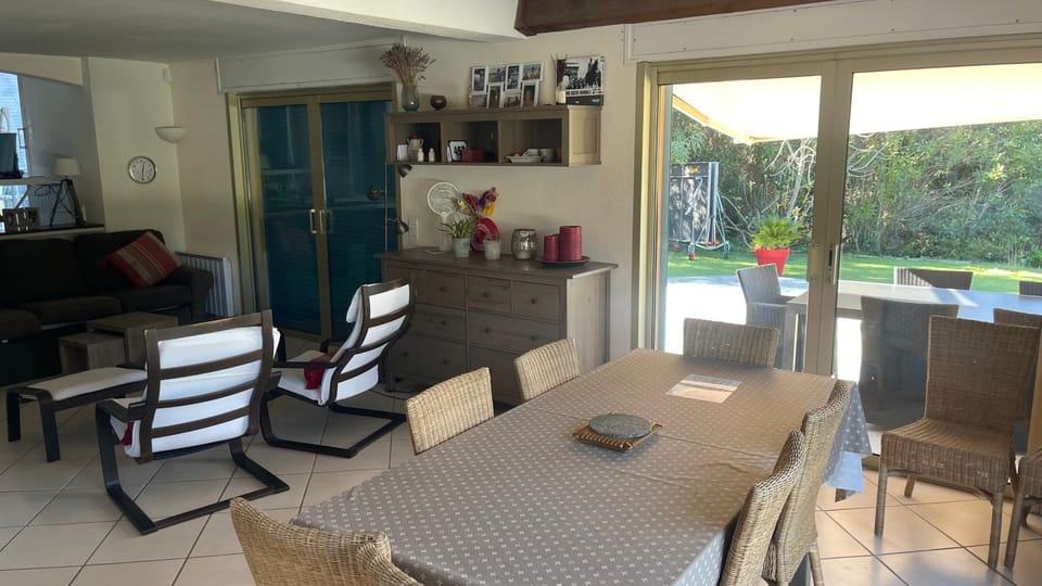 Villa méditerranéenne avec piscine et jardin Villa in Fréjus